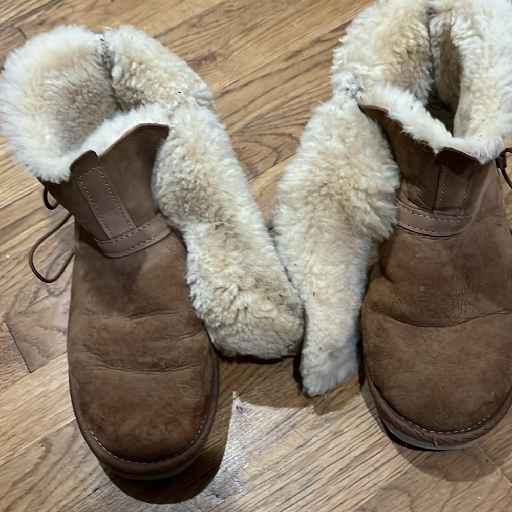 Women’s UGG boots - Picture 6 of 8